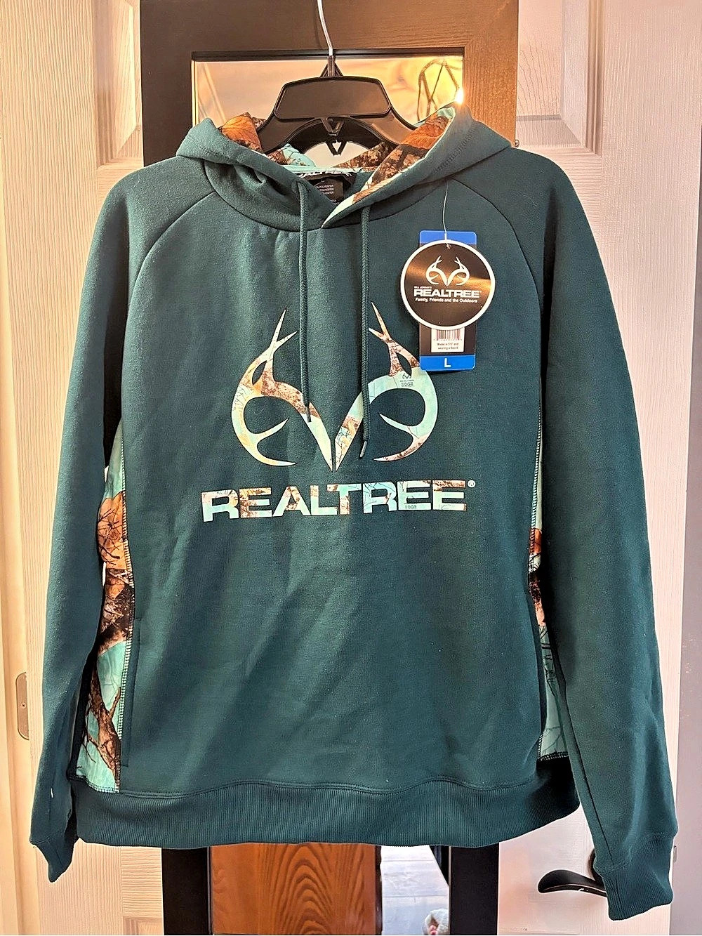 Realtree Women's Graphic Hoodie Camo Large NWT